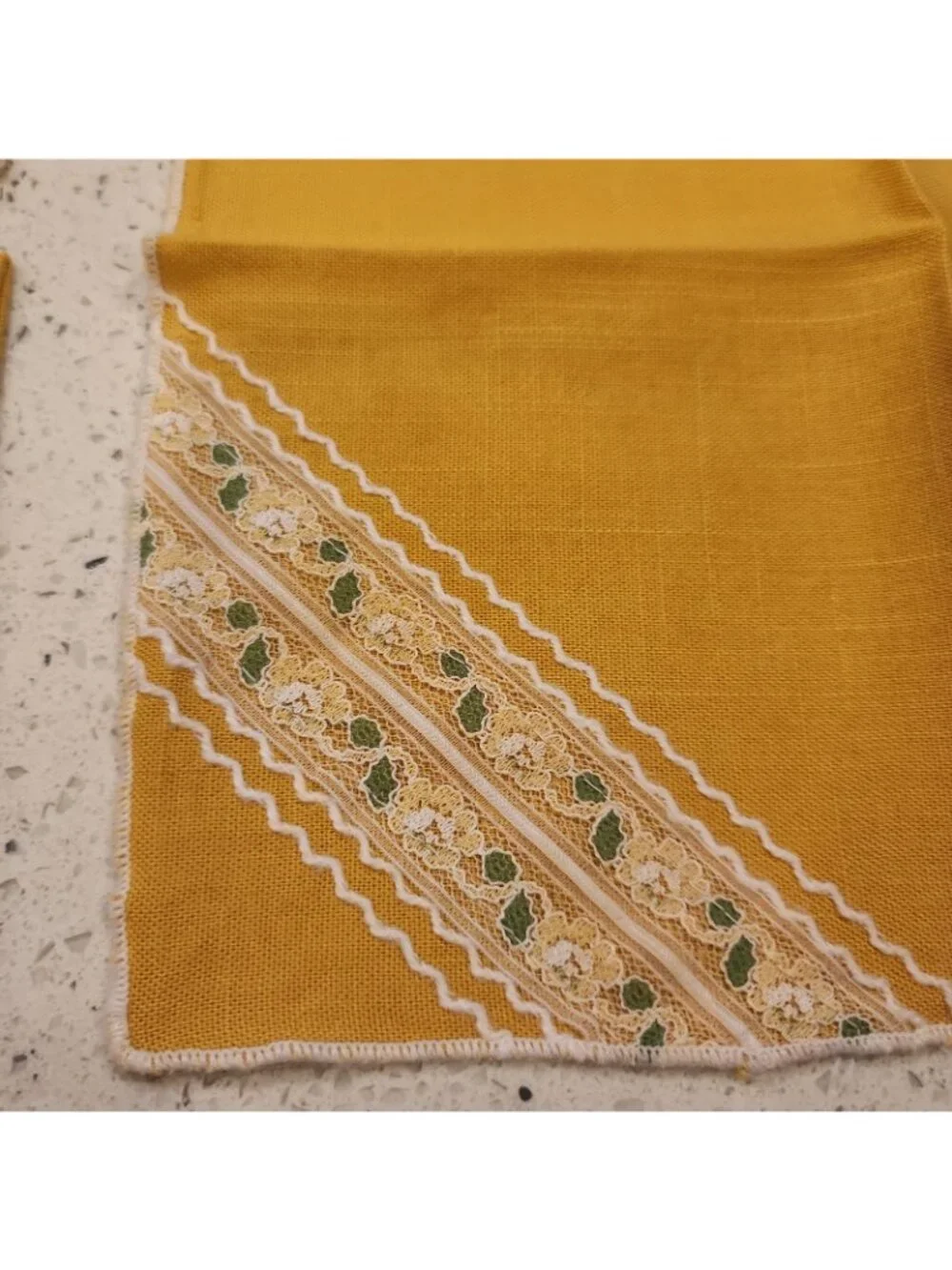 Vintage Linen Cocktail Napkins Set Of 4 EMBROIDERED Lace Yellow 10x10